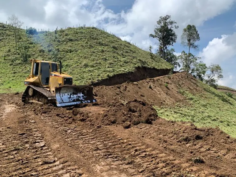 Movimientos de tierra y todo tipo de demoliciones.
